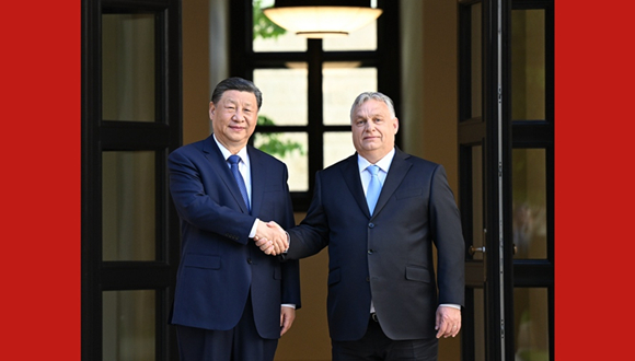 La Chine et la Hongrie élèvent leurs relations au rang de partenariat stratégique global à toute épreuve                    La Chine et la Hongrie ont décidé jeudi d'élever les relations bilatérales au rang de partenariat stratégique global à toute épreuve dans la nouvelle ère. Cette décision a été annoncée lors des entretiens entre le président chinois Xi Jinping et le Premier ministre hongrois Viktor Orban.