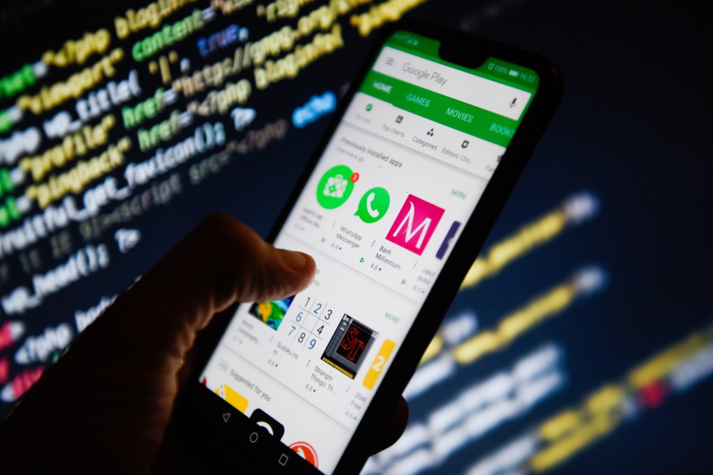 Google Play preps a new full-screen app discovery feature and adds more developer tools