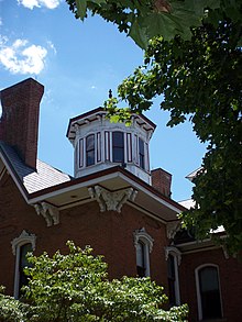 Photo of Victorian style brick building