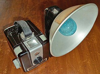 Kodak Brownie Hawkeye with "Kodalite Flasholder" and Sylvania P25 blue-dot daylight-type flashbulb