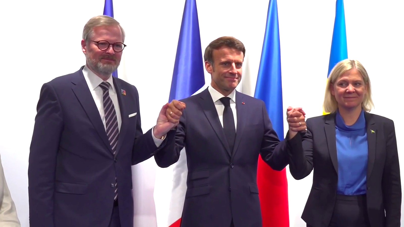 Le Président Emmanuel Macron avec le Premier ministre de la République tchèque et la Première ministre de la Suède. Crédit: Présidence de la République