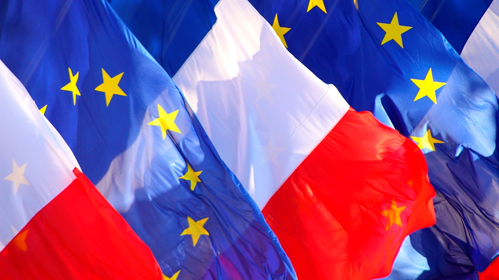 foto: Französische und Europäische Flaggen crédit Illustrez-vous