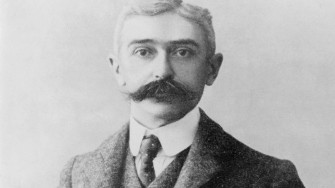 Pierre de Coubertin : ombre et lumière du père des Jeux olympiques modernes