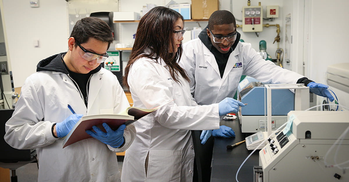 Students in a John Jay College science lab