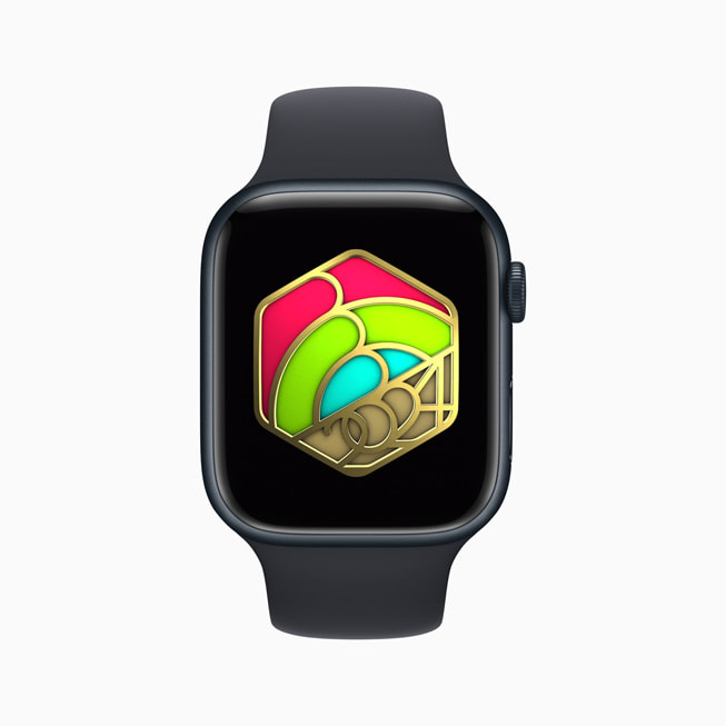 جائزة Ring in the New Year في تطبيق النشاط معروضة على 
Apple Watch.