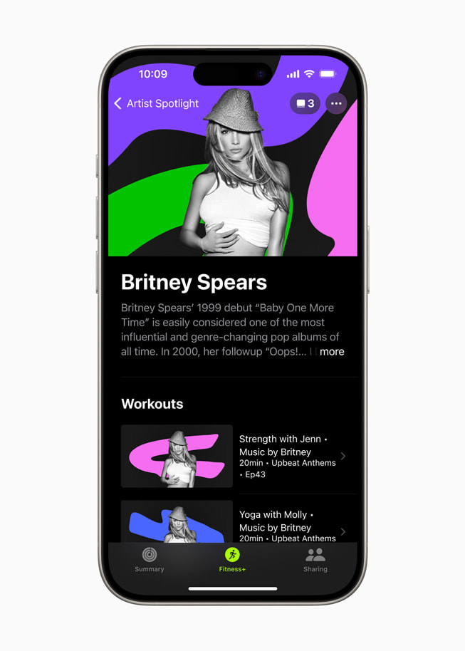 An Artist Spotlight workout featuring Britney Spears is shown in Apple Fitness+ on iPhone.