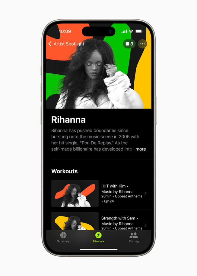تمرين من تمارين الفنانين المميزين يضم ريانا معروض في 
+‏Apple Fitness على iPhone.