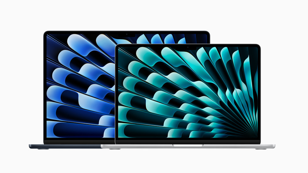Grafiche colorate mostrate sugli schermi di due nuovi MacBook Air.
