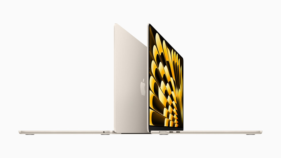 Imagem da lateral que mostra a espessura de dois computadores MacBook Air de 15 polegadas.