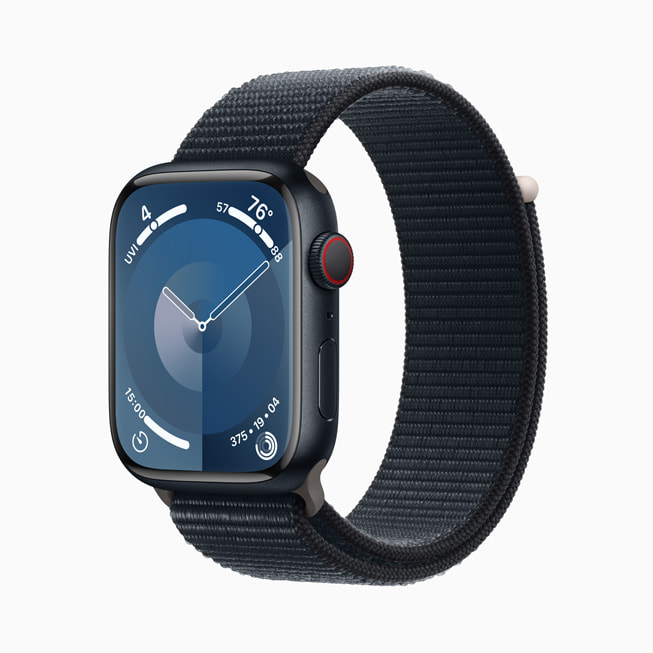 The midnight aluminium Apple Watch Series 9 with the midnight Sport Loop.