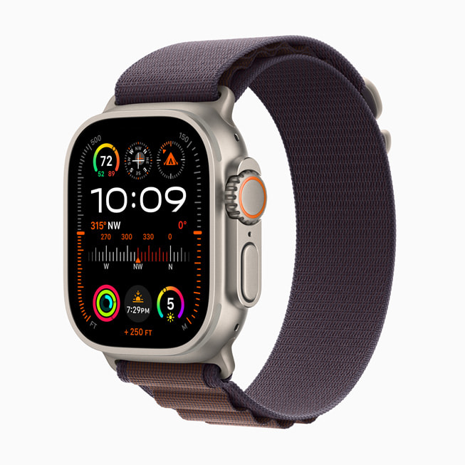L’Apple Watch Ultra 2 avec la nouvelle Boucle Alpine indigo.