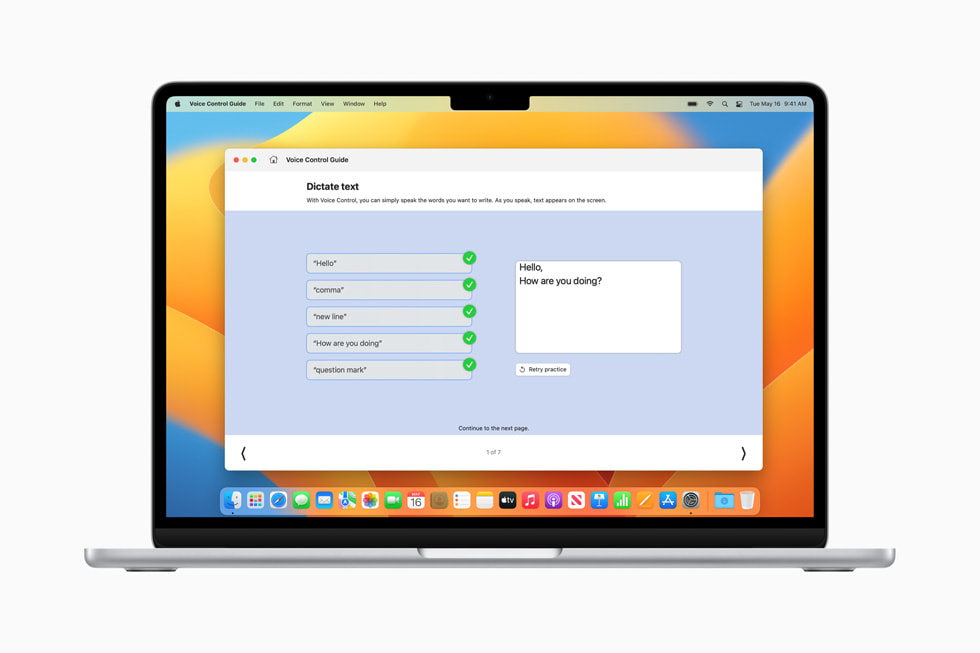 Scherm voor nieuwe gebruikers van Stembediening op MacBook Air.