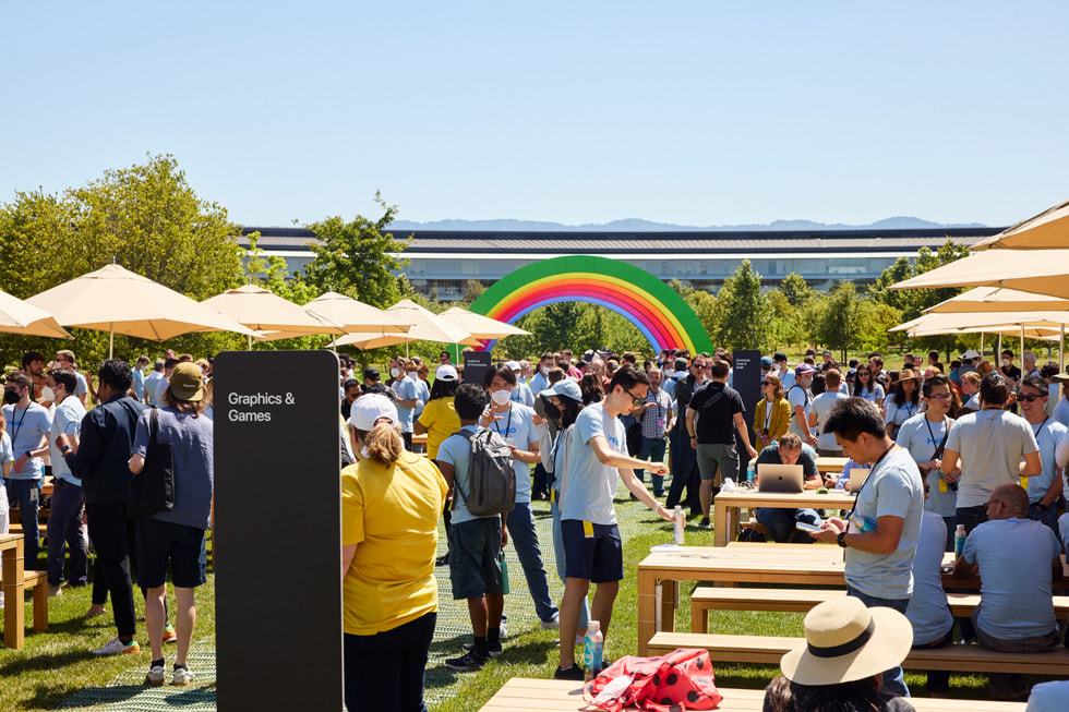 WWDC22 attendees at a Meet the Teams session at Apple Park.