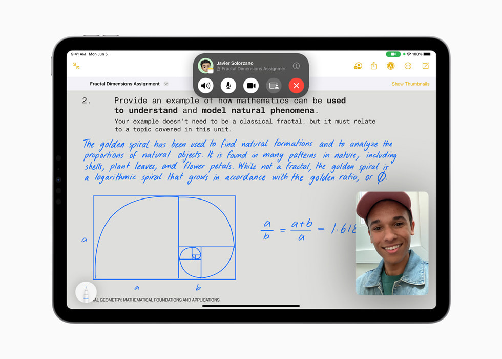 在 iPad Pro 上展示 FaceTime 通話和「備忘錄」app 中的共同協作功能。