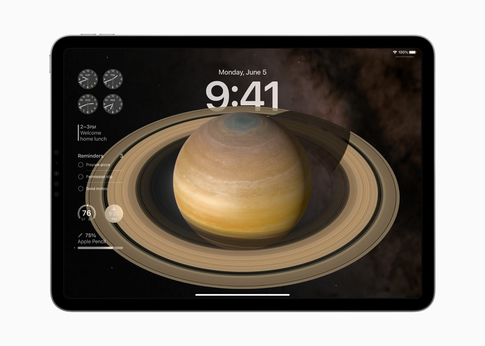 Un iPad Pro muestra widgets interactivos en la pantalla bloqueada.