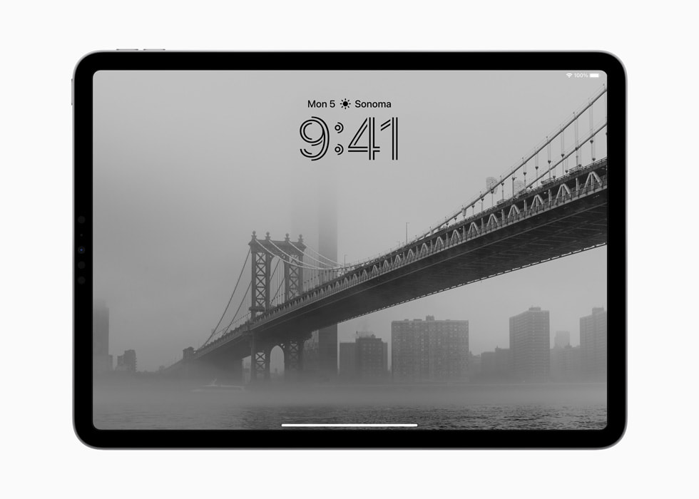 在 iPad Pro 的「鎖定畫面」上展示自訂字體。