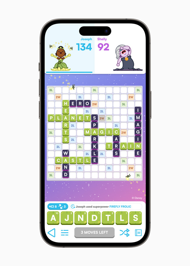 På iPhone 14 Pro vises et stillbillede af Buzz Lightyear og Klokkeblomst fra spillet Disney SpellStruck.