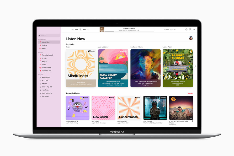 Apple Music-sektionen Lyssna nu på MacBook Air.