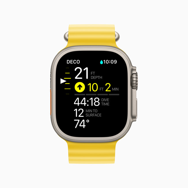 Apple Watch Ultra’da Oceanic+ uygulamasının işlevleri gösteriliyor.
