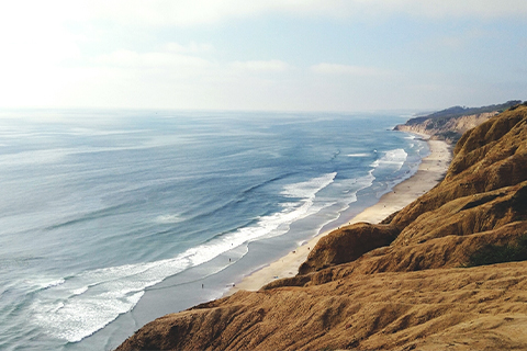 加利福尼亚圣地亚哥风景秀丽的海岸景观。