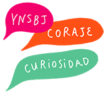 Tři barevné bubliny se španělským textem – v jedné je zkratka YNSBJ, v dalších slova coraje a curiosidad