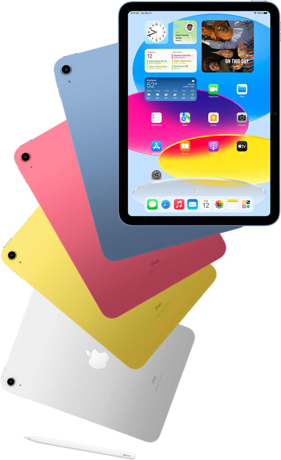 Vorderansicht des iPad zeigt den Homescreen. Dahinter Rückansichten von iPad Modellen in Blau, Pink, Gelb und Silber. Ein Apple Pencil liegt neben den angeordneten iPad Modellen.