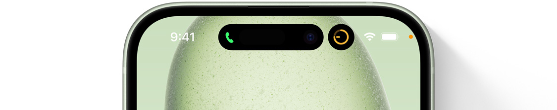 iPhone 15, kurā redzami divi Dynamic Island burbuļi.