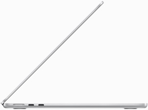 Bočni pogled na MacBook Air u srebrnoj boji