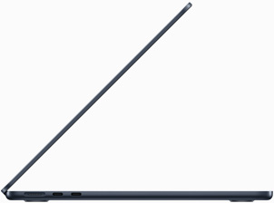 Vue de profil d’un MacBook Air minuit