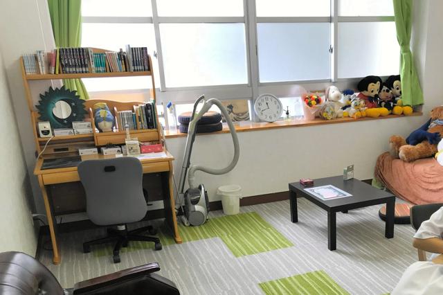 福岡市立中学校の校内教育支援センター（SSR）の様子