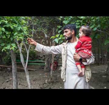 Rani, 23, lives in Turbidi village, Parwan province, Afghanistan. His 11-month-old daughter Tahmina has been vaccinated against DTP and polio. Gavi/2023/Oriane Zerah