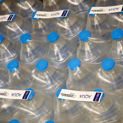 Des bouteilles d'eau distribuées aux habitants de la Colle-sur-Loup (Illustation)