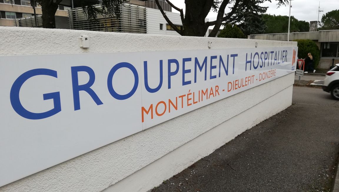 L'entrée de l'hôpital de Montélimar