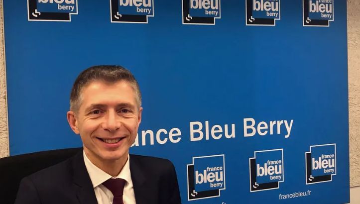 Gil Avérous, maire de Châteauroux, dans les locaux de France Bleu Berry