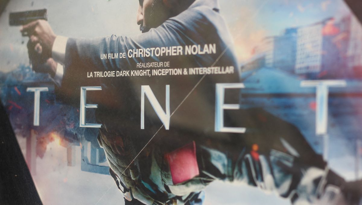 Attendu comme le sauveur des cinémas, Tenet est le premier blockbuster américain à sortir en France depuis le confinement et la crise du Covid-19.