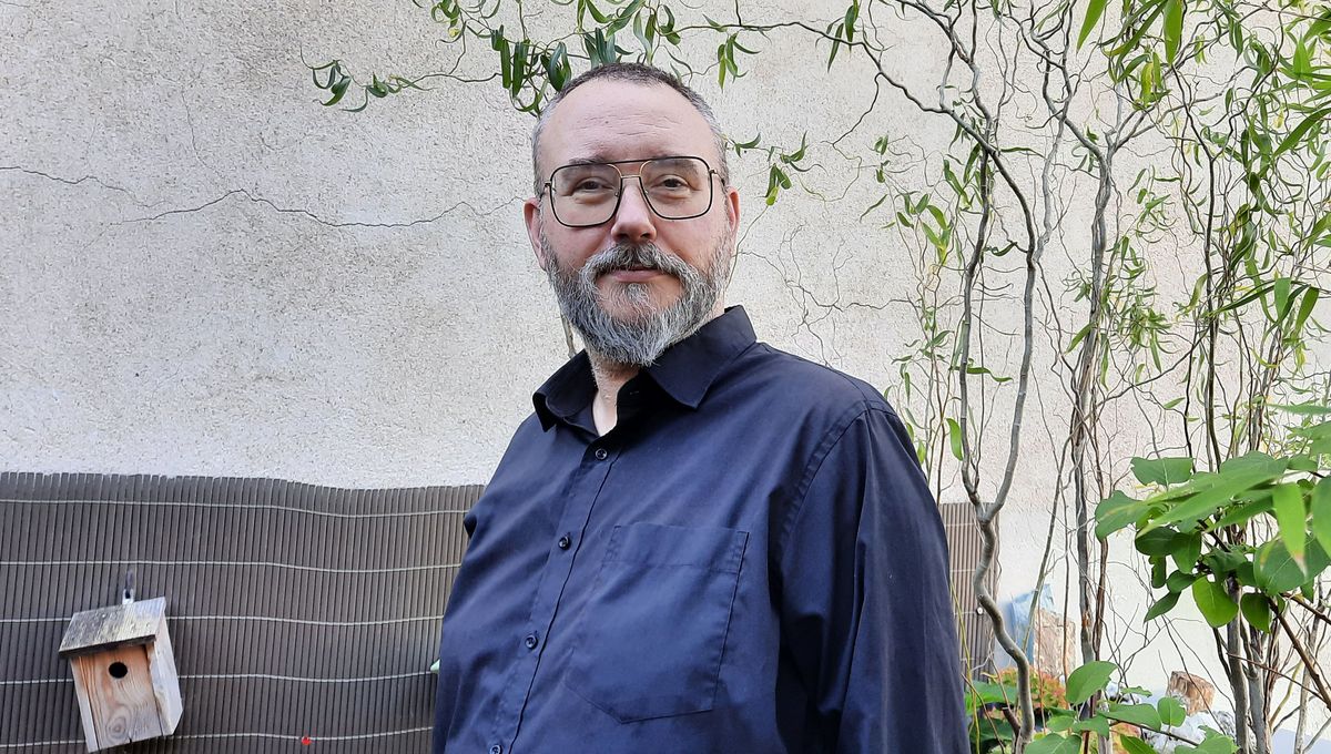 Gilles Rossary-Lenglet photographié chez lui, à Saint-Étienne, le 6 septembre 2022.
