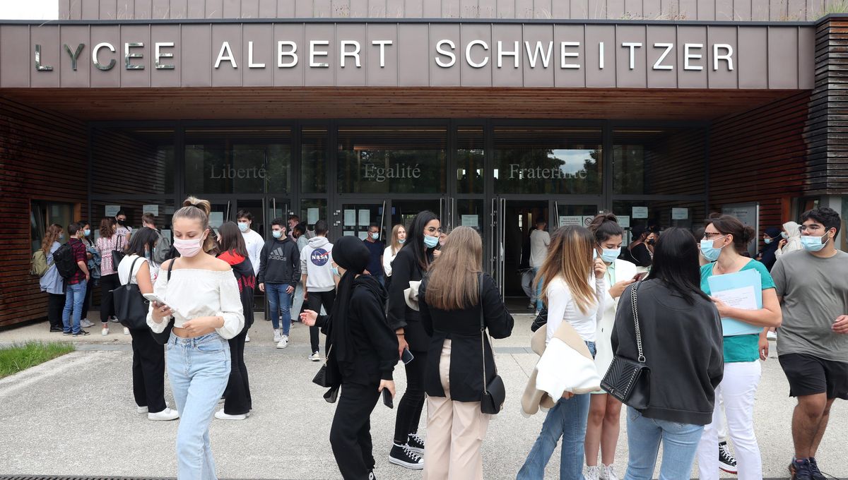 L'affichage des résultats du bac au lycée Schweitzer de Mulhouse.