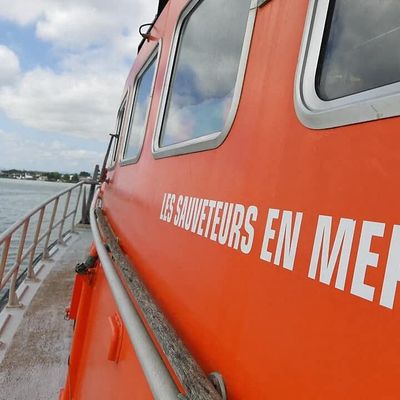 Les secours de la SNSM interviennent au large de Quiberon dimanche 23 avril pour tenter de retrouver un pêcheur tombé à la mer.