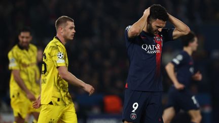 Gonçalo Ramos déçu après une occasion ratée contre Dortmund, mardi 7 mai 2024. (ANNE-CHRISTINE POUJOULAT / AFP)