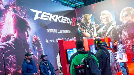 1er novembre 2023,  "Paris Games Week". L’immense stand de l'éditeur de jeux vidéo Bandai Namco a permis de s’essayer à des futures sorties en avant-première, notamment le futur roi annoncé du jeu de combat, "Tekken 8", sorti le 26 janvier dernier. (BRUNO LEVESQUE / MAXPPP)