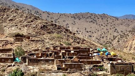 Ce sont les constructions traditionnelles marocaines, comme ici dans la région de Talaat n'Yacout, à une quinzaine de kilomètres de l'épicentre du séisme, qui ont le mieux résisté. (AURORE CHAFFANGEON)