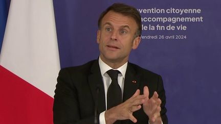 Fin de vie : Emmanuel Macron et la Convention citoyenne sur la même longueur d'ondes (Franceinfo)