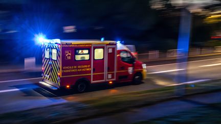 Les pompiers de la Manche sont intervenus sur deux accidents de la circulation graves dans la nuit du 9 au 10 mai 2024, l'un d'entre eux a coûté la vie à un jeune homme de 23 ans. (XAVIER LEOTY / MAXPPP)