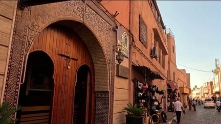 Séisme au Maroc : les touristes désertent le pays (Franceinfo)
