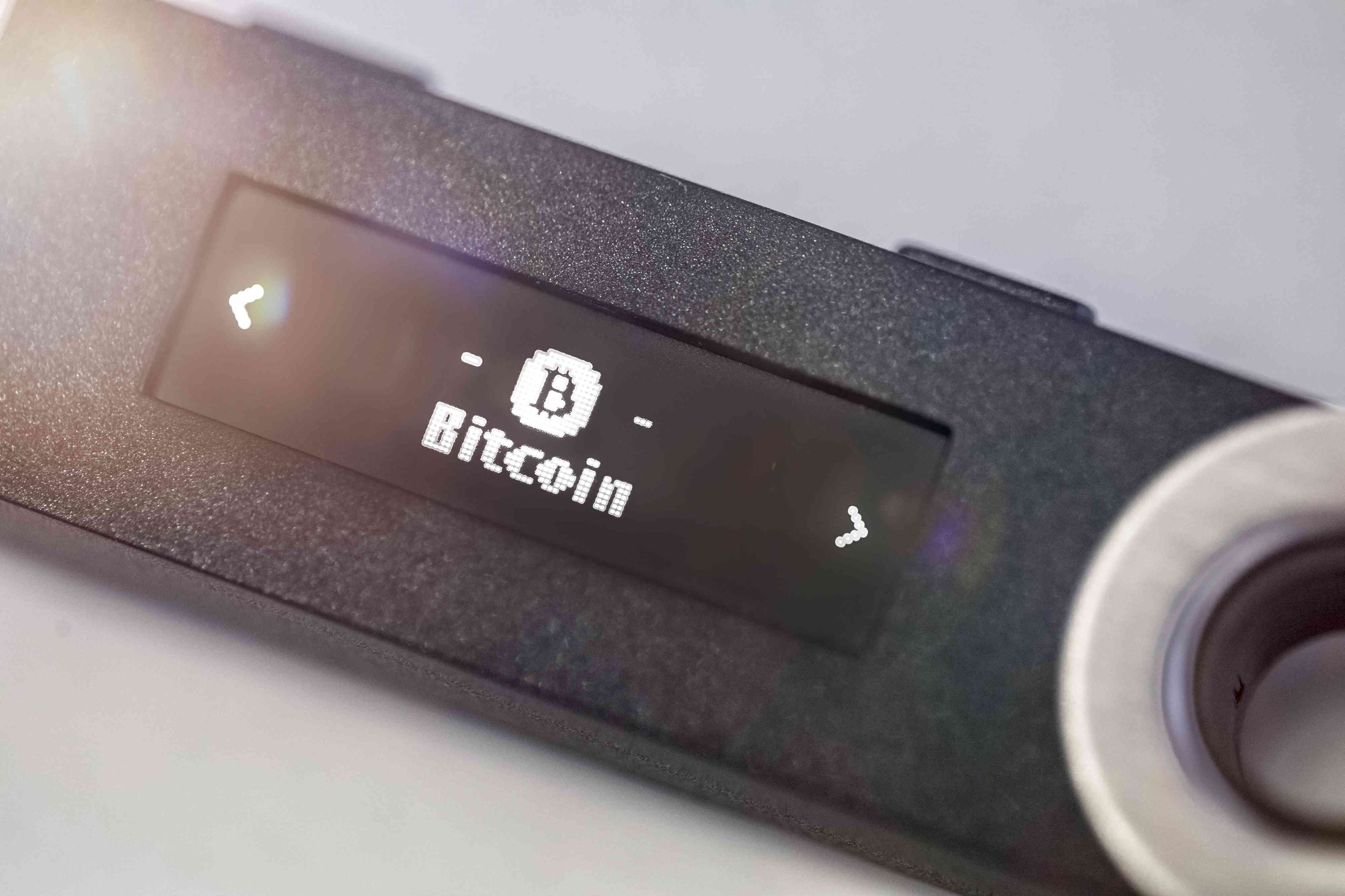 A digital hardware wallet for storing bitcoin