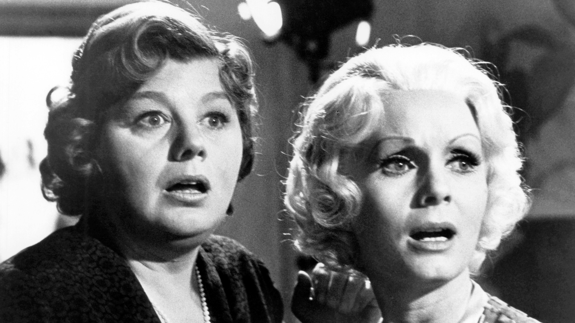 Shelley Winters and Debbie Reynolds in 'What's the Matter with Helen?'
