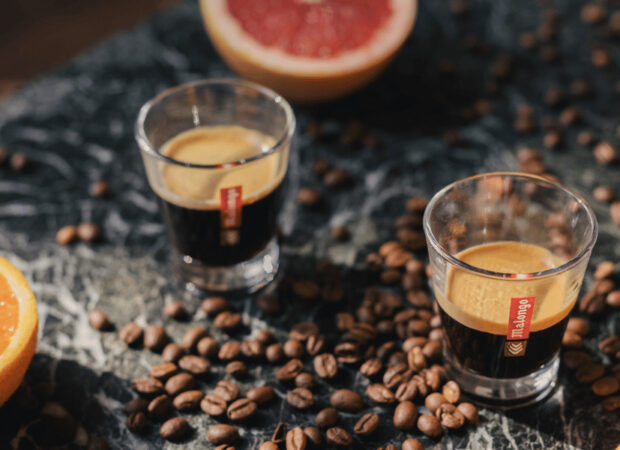 Choisir un café en grains pour la fraîcheur des arômes
