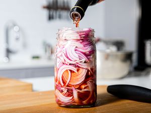 Side view of quick pickling onions