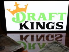 DraftKings, Flutter Shares Tumble on Illinois Sports Betting Tax Hike