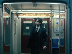 Elliot Page, Tom Hopper Return to Save the World in ‘Umbrella Academy’ Season Four Trailer